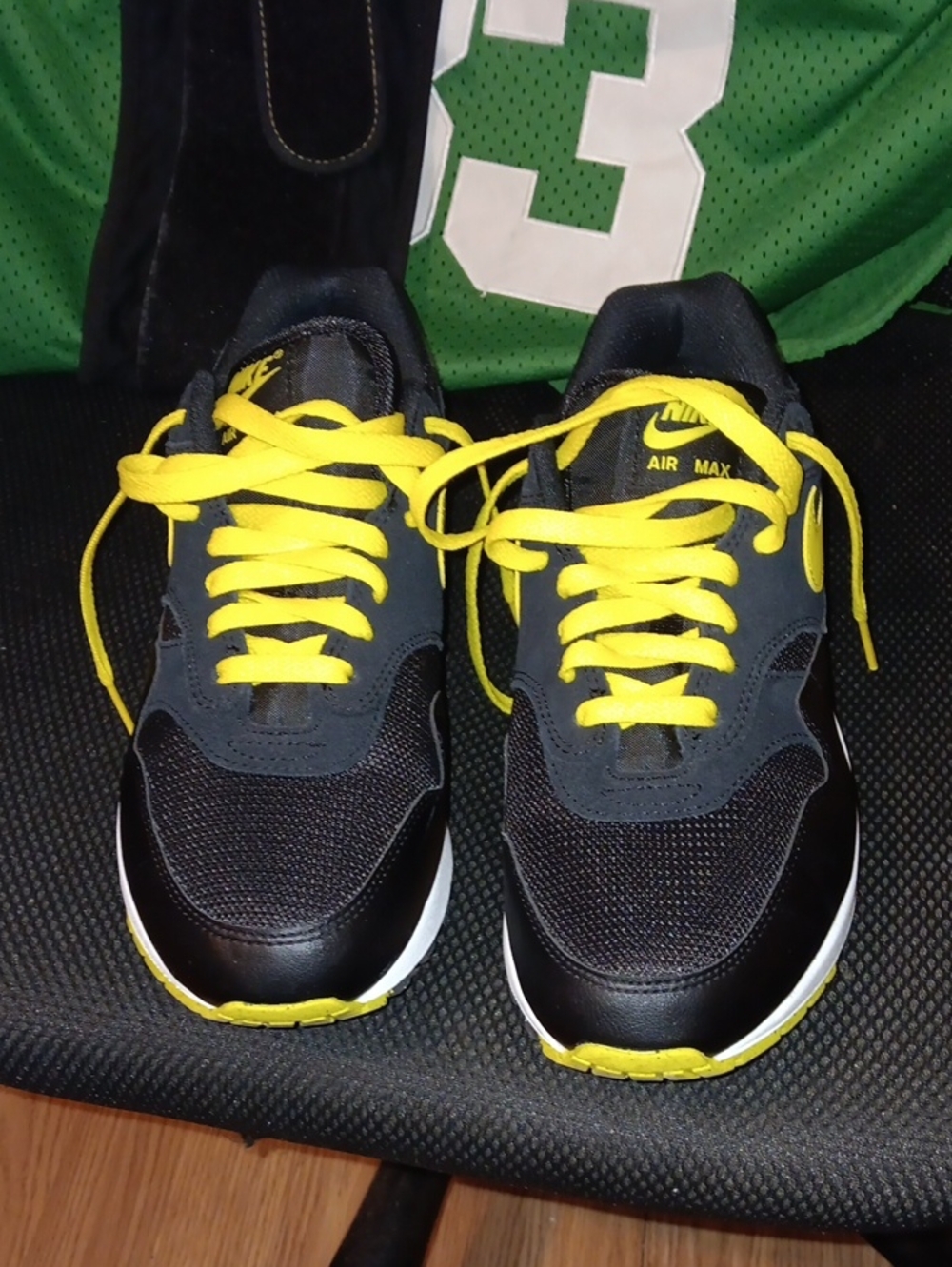 BLACK & YELLOW AIR MAX